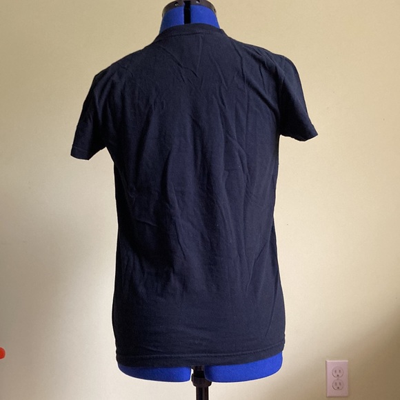 ✅JOHNNY CUPCAKES shirt!🧁 - Picture 2 of 7